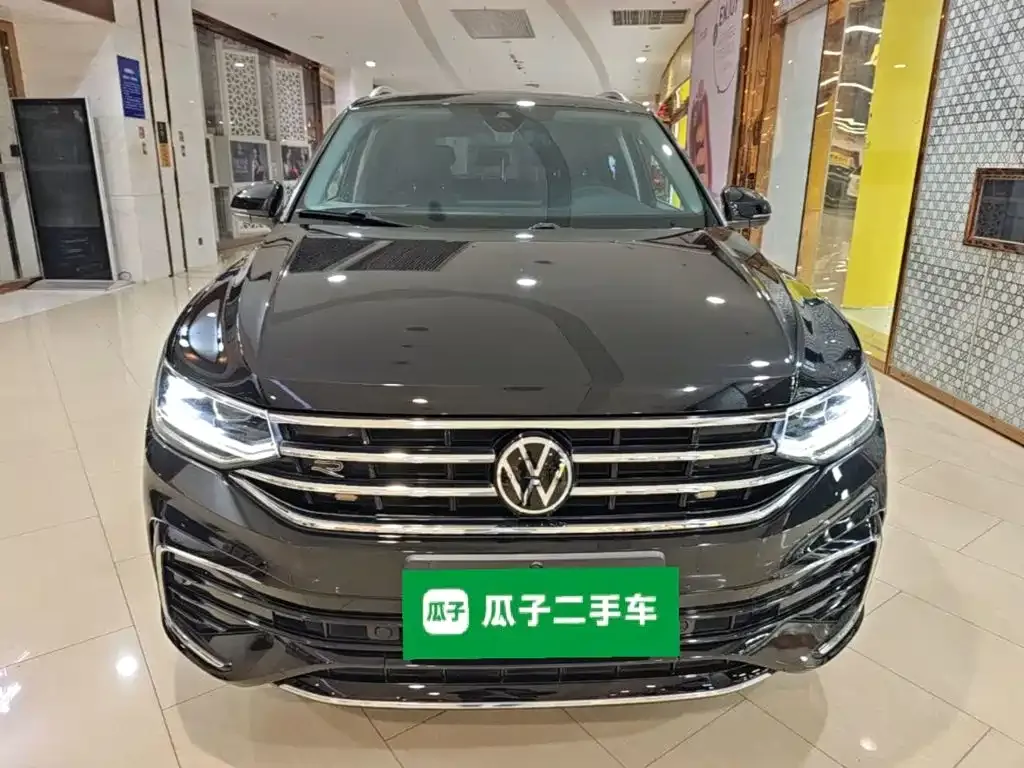 Volkswagen Tiguan L — фото 10