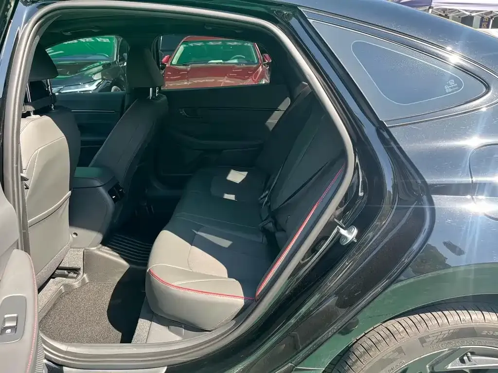 Hyundai Sonata — фото 2
