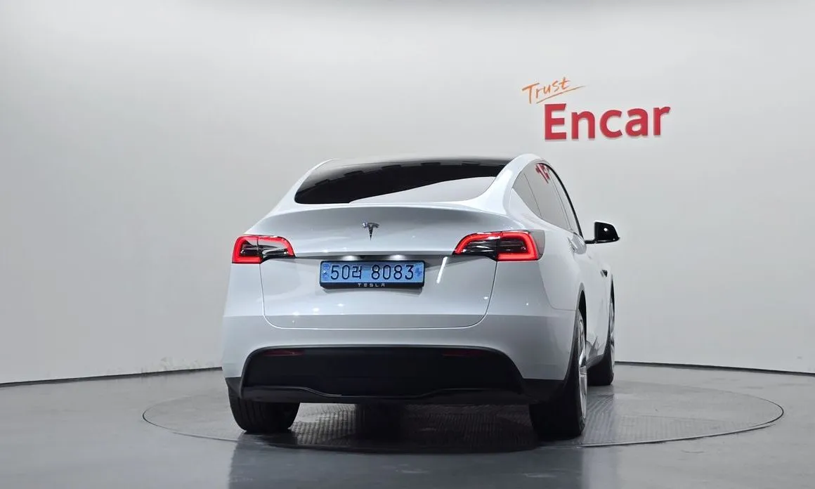 Tesla Model Y — фото 3