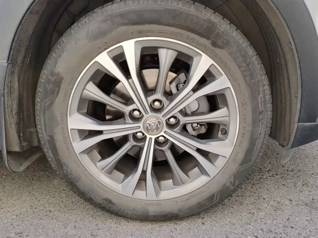 Buick Envision Plus — фото 2