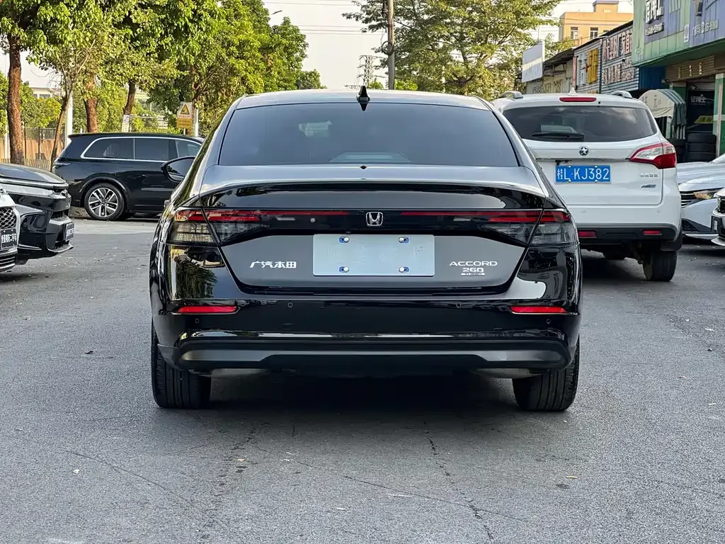 Honda Accord — фото 6