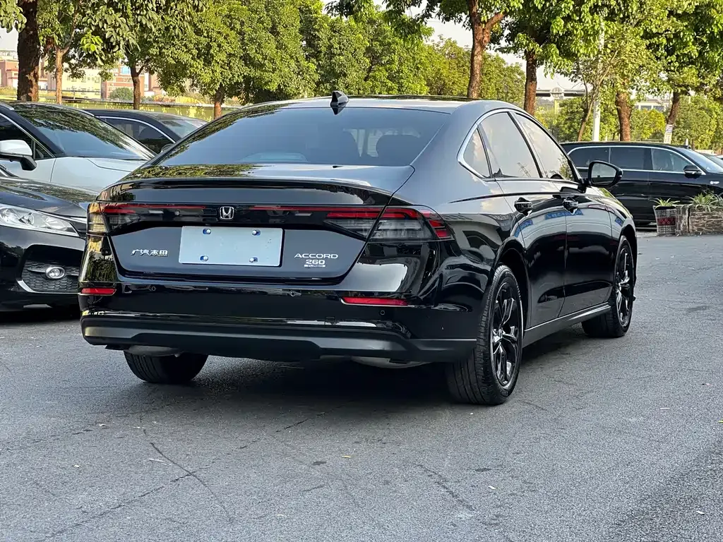 Honda Accord — фото 7