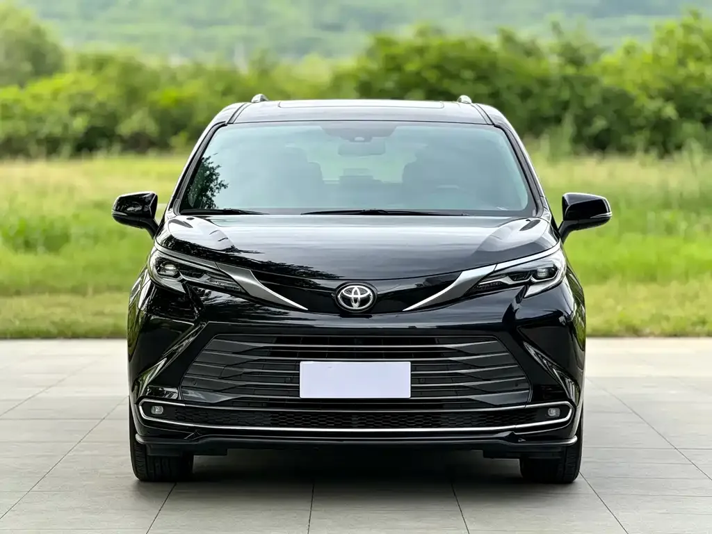 Toyota Sienna — фото 5