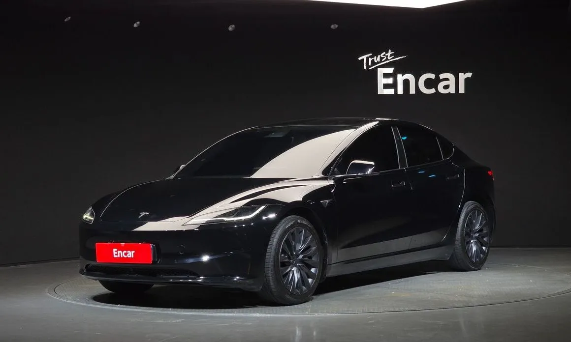 Tesla Model 3 — фото 1