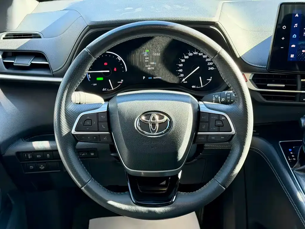 Toyota Sienna — фото 7