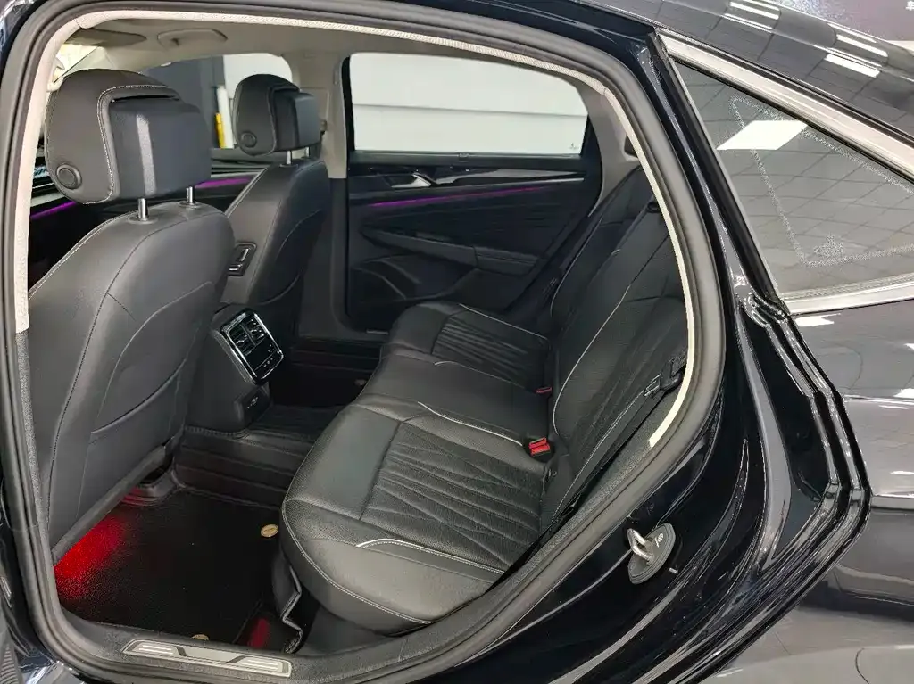 Volkswagen Passat — фото 5