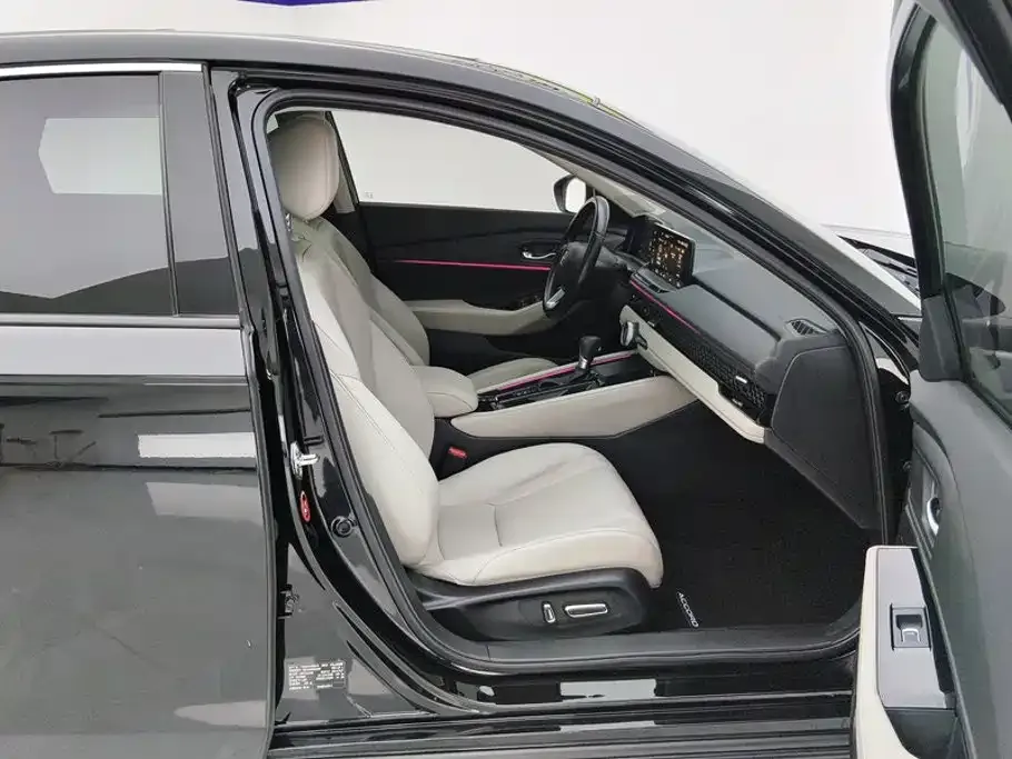 Honda Accord — фото 9