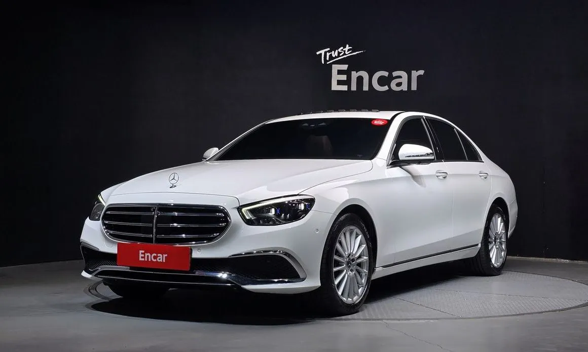 Mercedes-Benz E-Class — фото 1