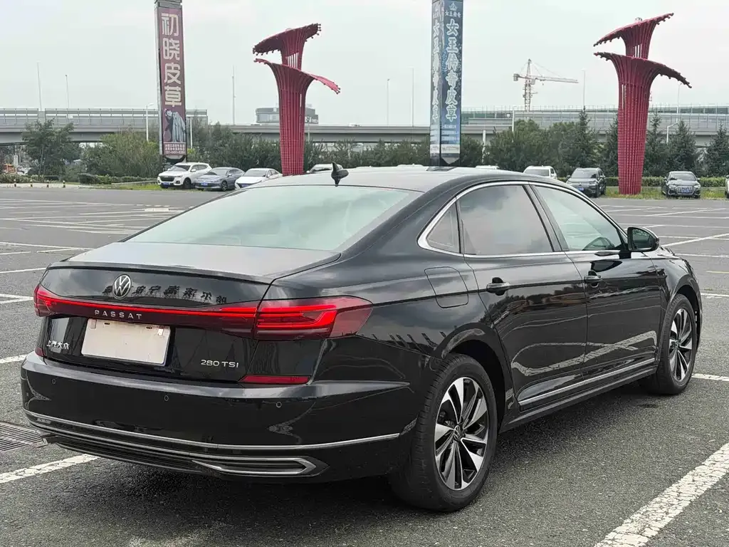 Volkswagen Passat — фото 5