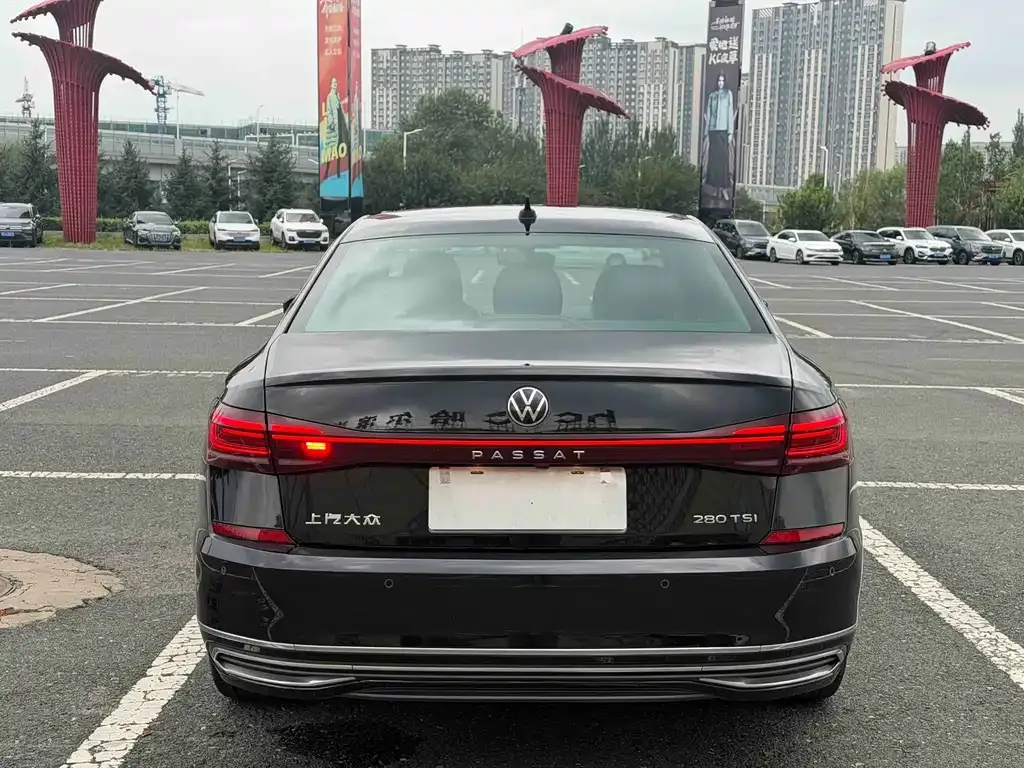 Volkswagen Passat — фото 10