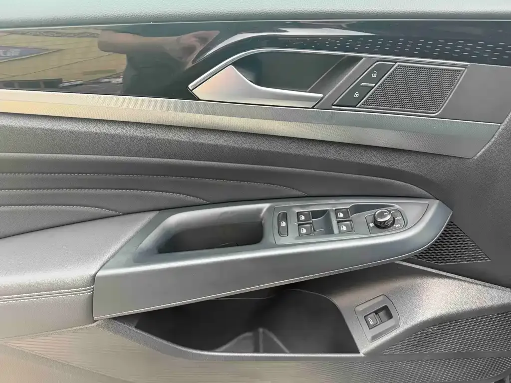 Volkswagen Passat — фото 6