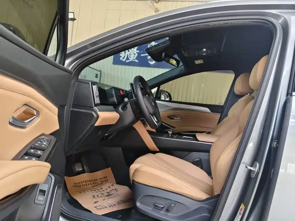 BYD L DM-i — фото 2