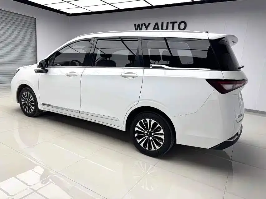 Wuling Jiachen — фото 2