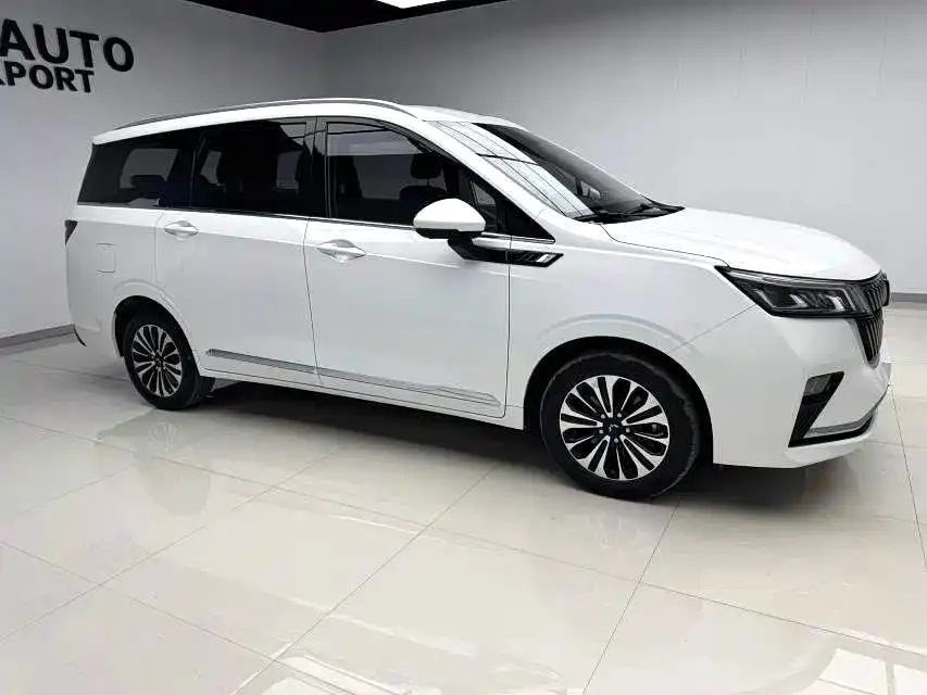 Wuling Jiachen — фото 3