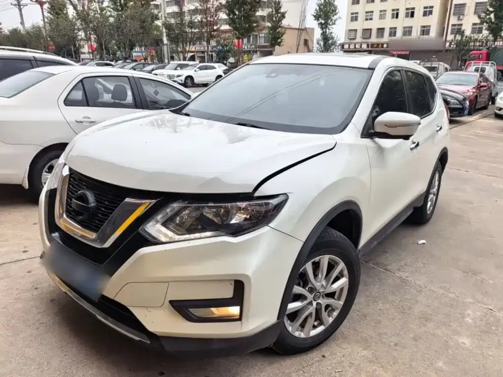 Nissan X-Trail — фото 1
