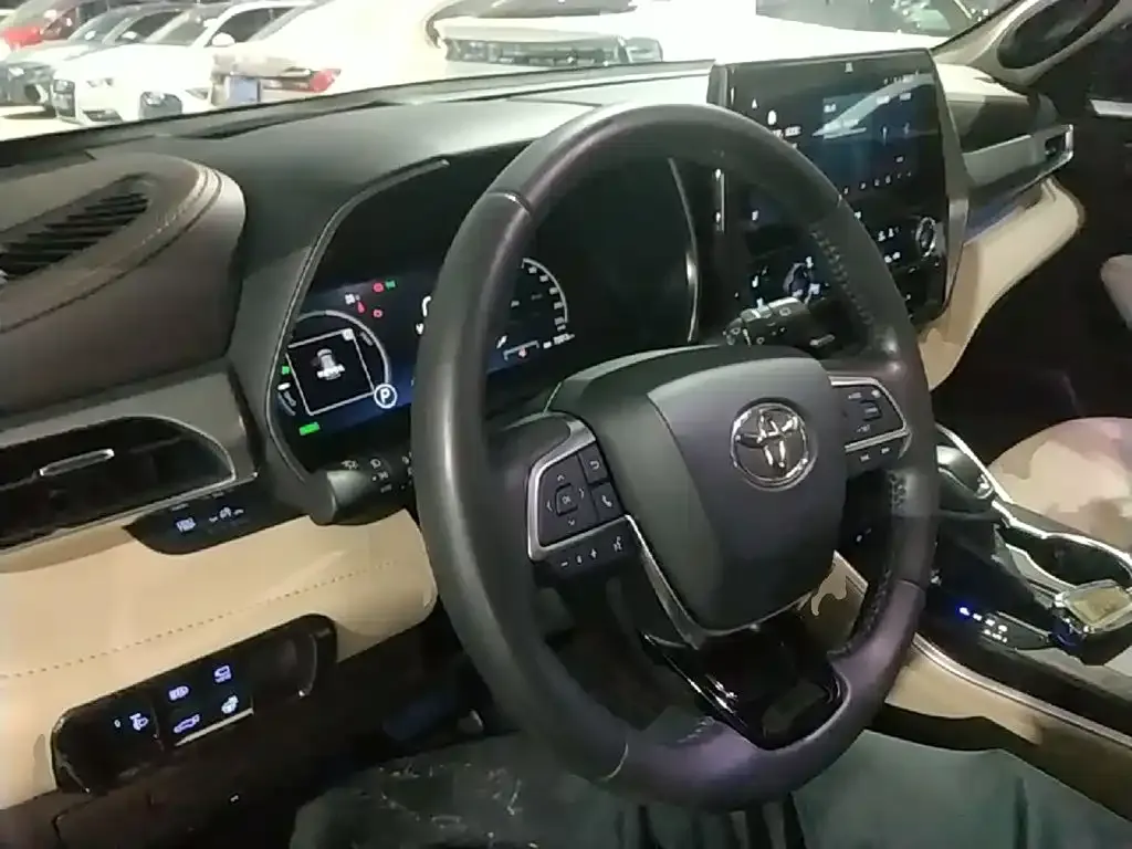 Toyota Highlander — фото 5