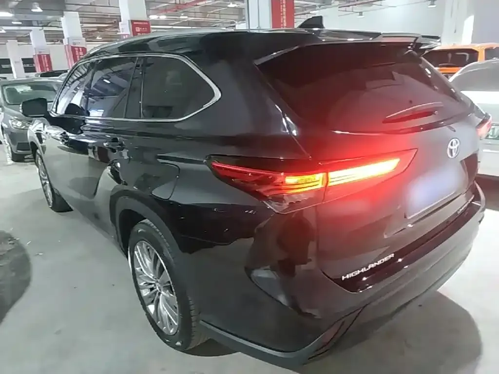Toyota Highlander — фото 6
