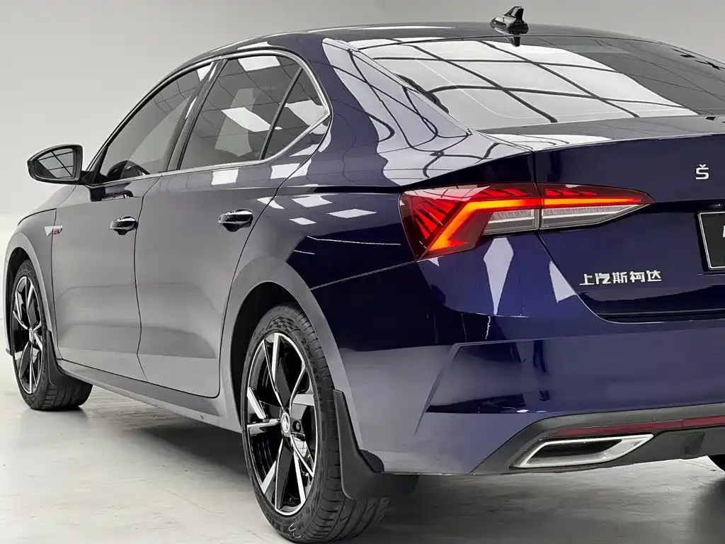 Skoda Octavia — фото 5