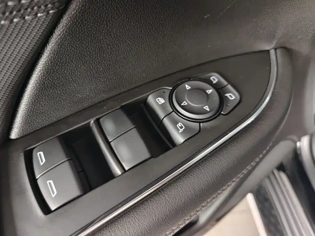 Buick Envision Plus — фото 2