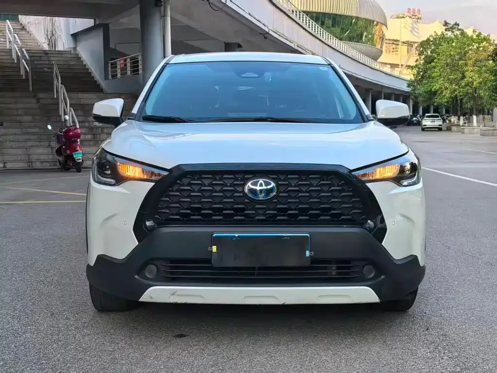 Toyota Corolla Cross — фото 7