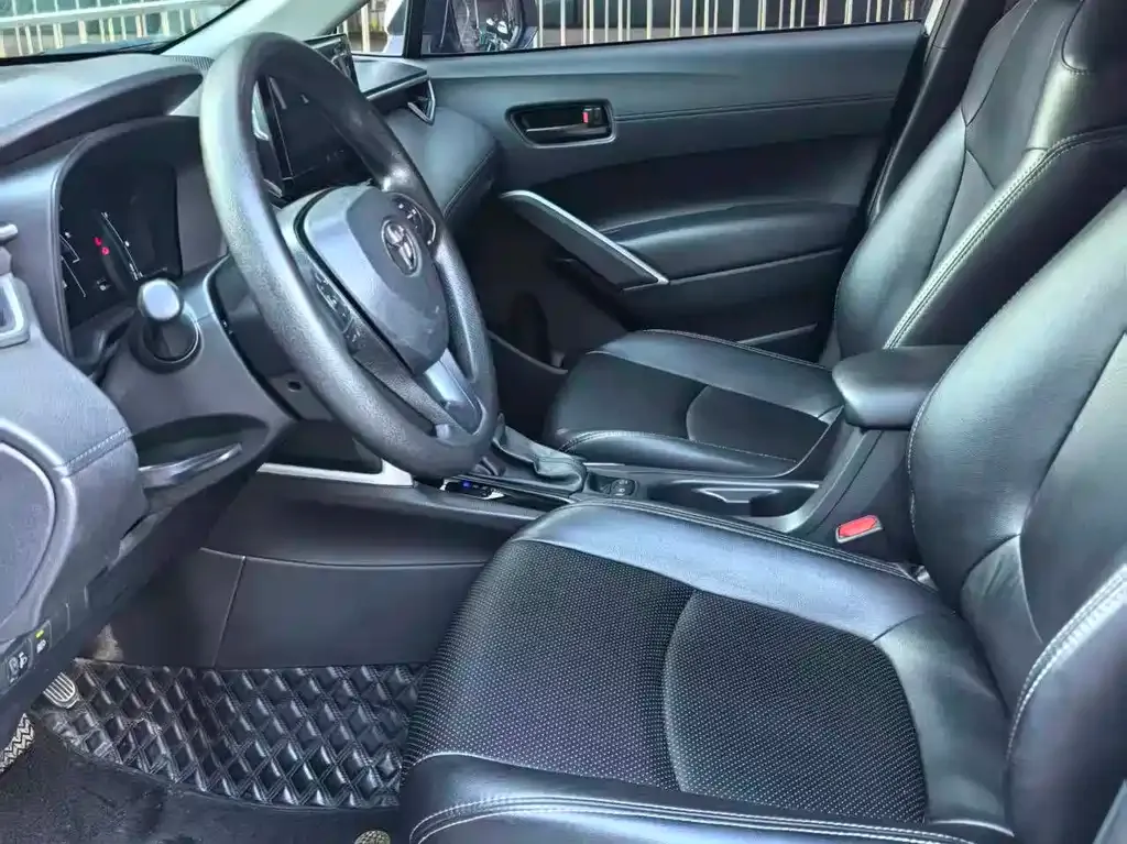 Toyota Corolla Cross — фото 3