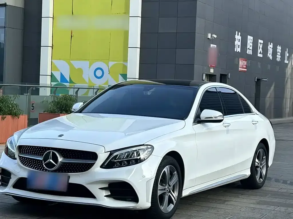 Mercedes-Benz C-Class — фото 1