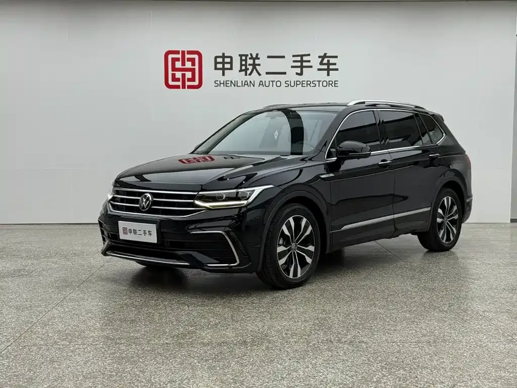 Volkswagen Tiguan L — фото 1