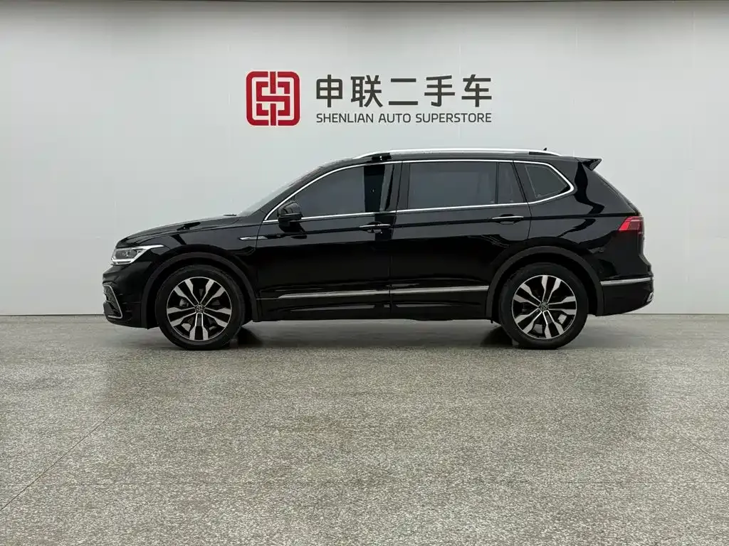 Volkswagen Tiguan L — фото 10