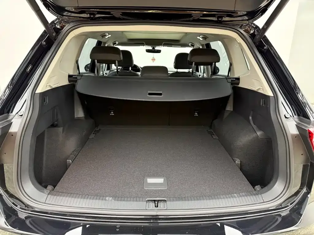 Volkswagen Tiguan L — фото 5