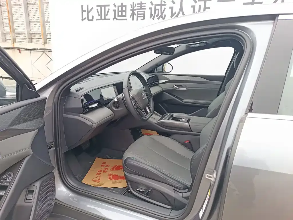BYD Qin L — фото 10