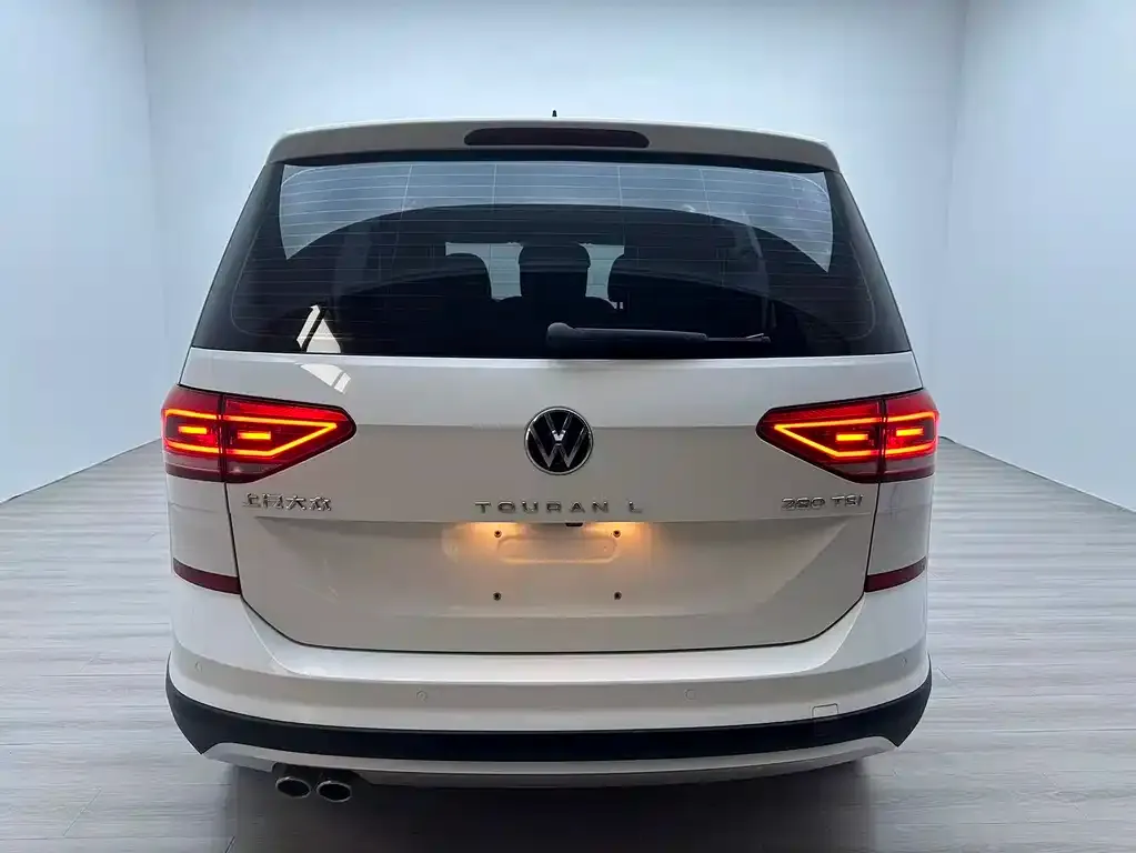 Volkswagen Touran — фото 5