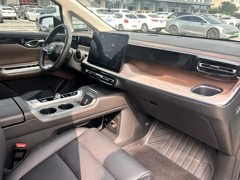 GAC Motor Trumpchi E8 — фото 4