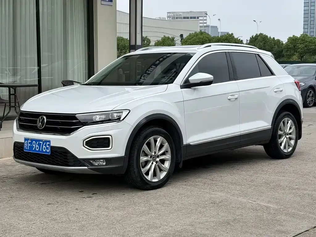 Volkswagen T-Roc — фото 1