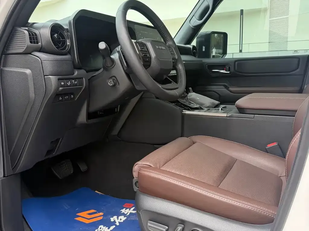 Toyota Prado — фото 4
