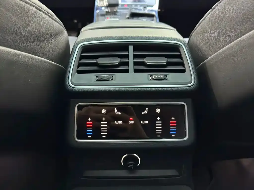 Audi A6L — фото 7