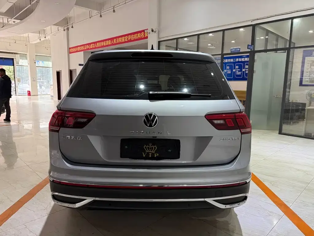 Volkswagen Tiguan L — фото 4