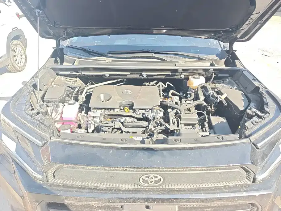 Toyota RAV4 — фото 5