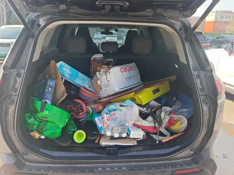 Toyota RAV4 — фото 4