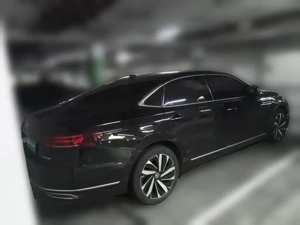 Volkswagen Passat — фото 10