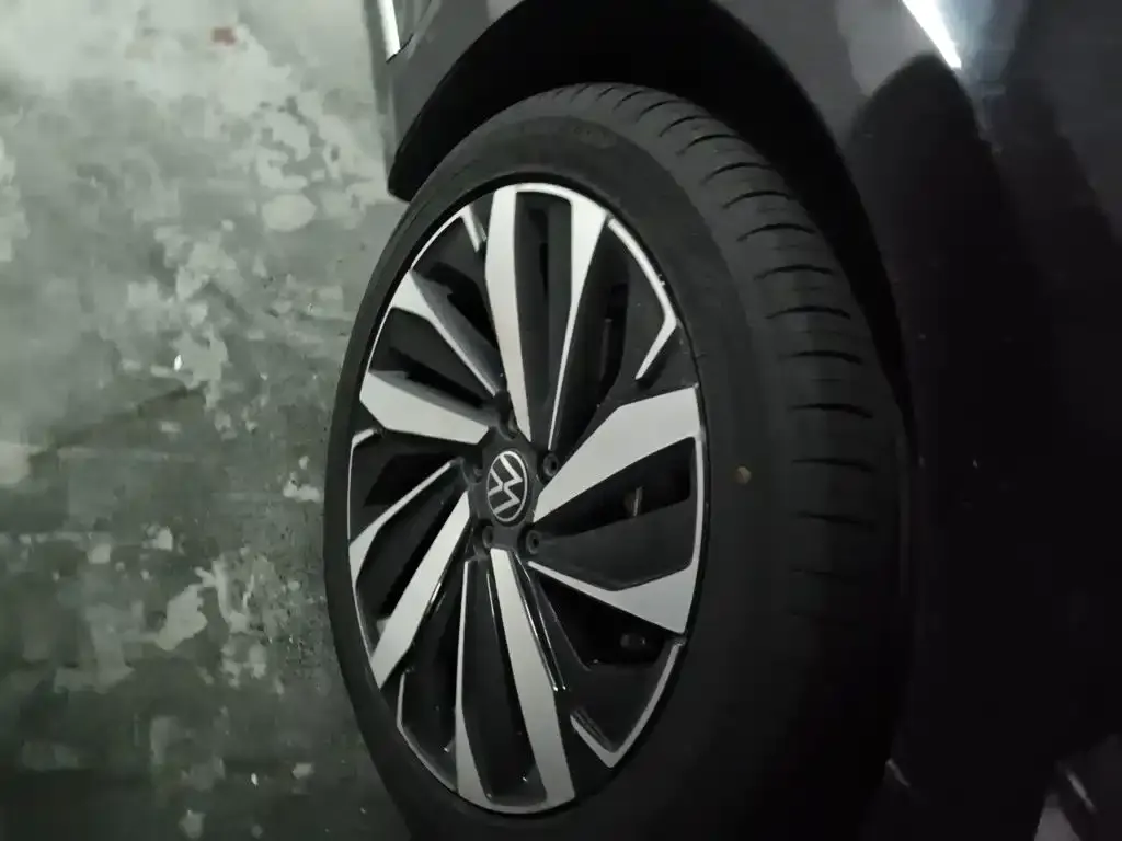 Volkswagen Passat — фото 8