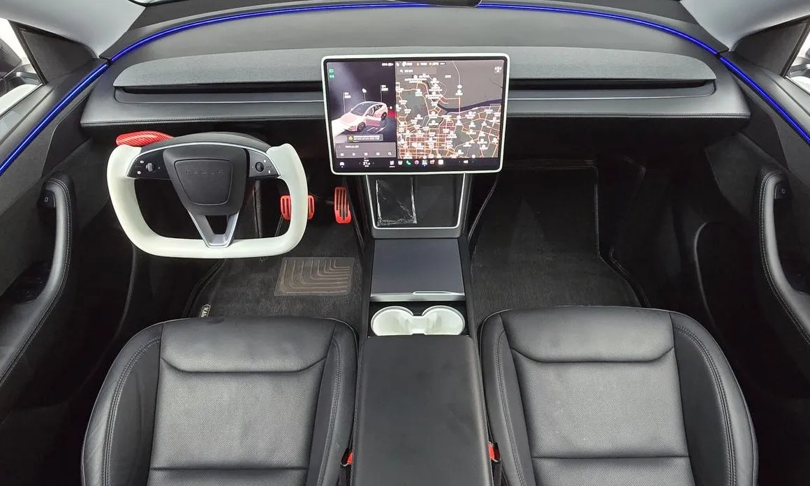 Tesla Model Y — фото 8