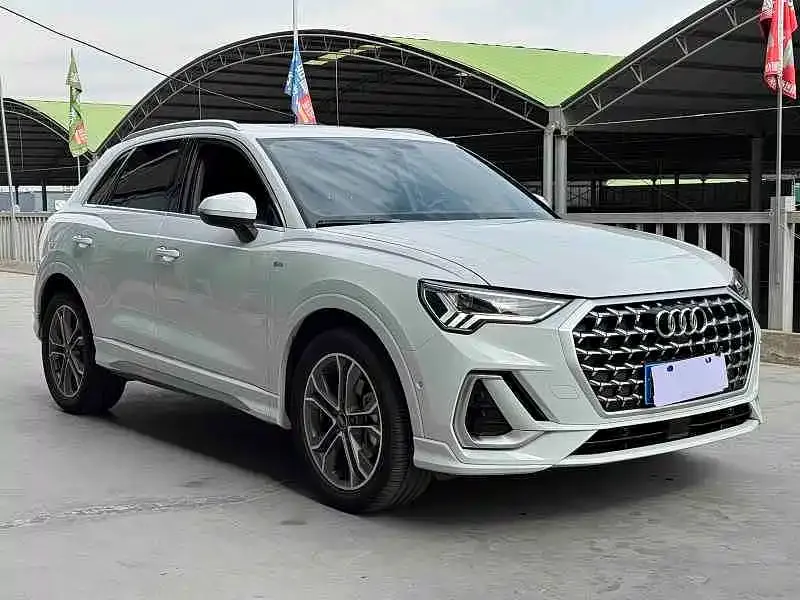 Audi Q3 — фото 10