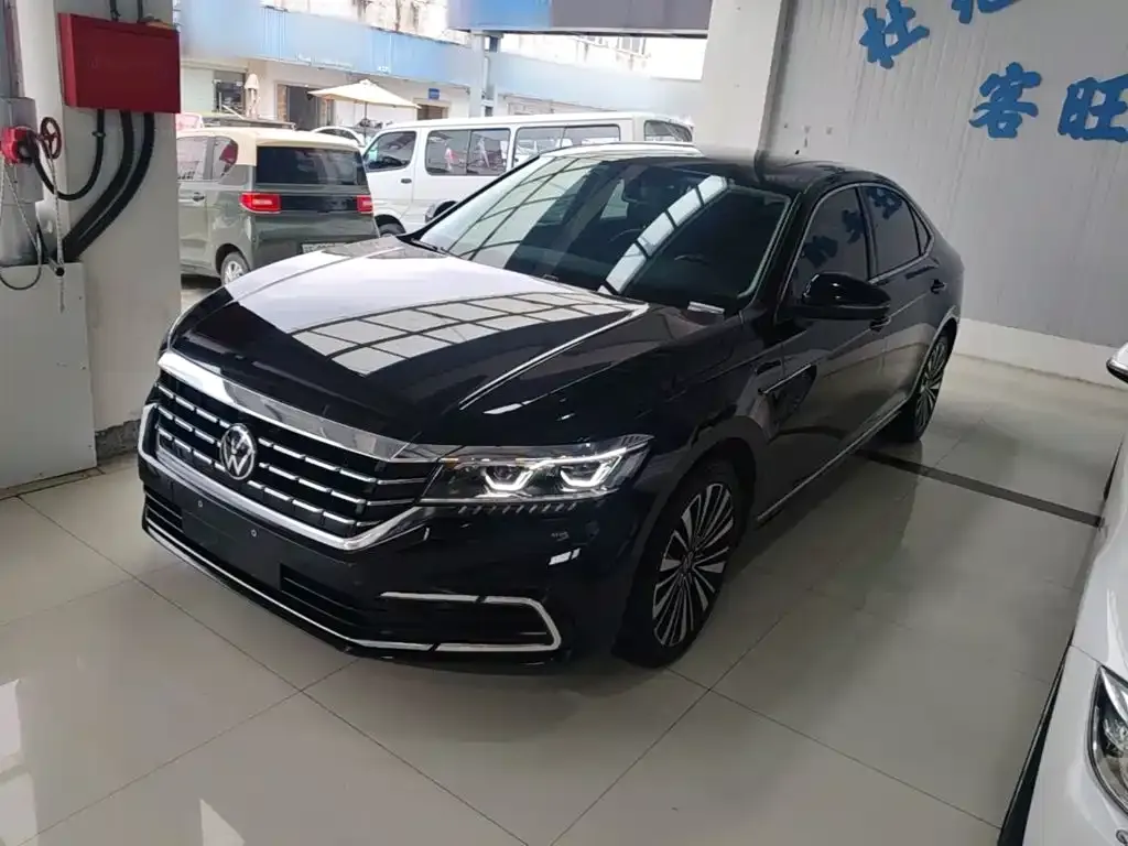 Volkswagen Passat — фото 1