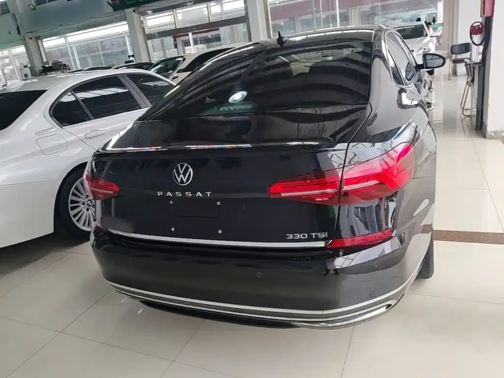 Volkswagen Passat — фото 10