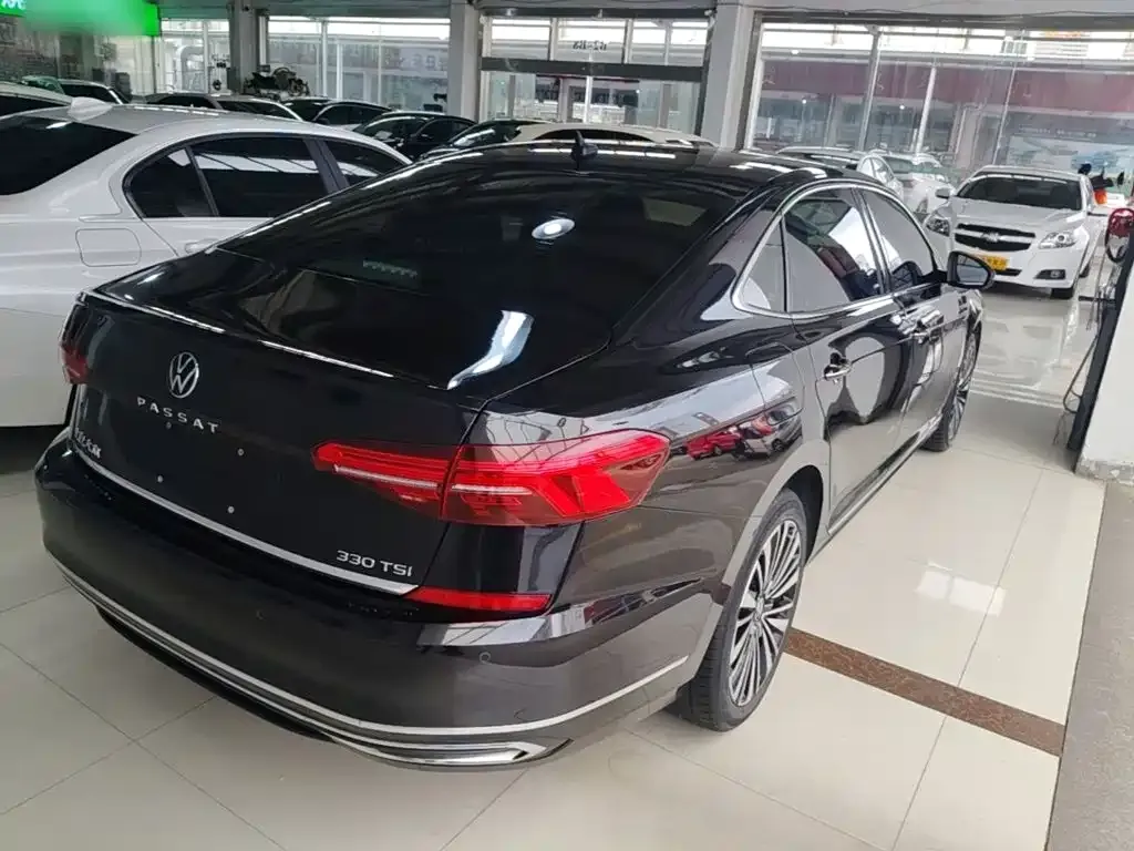 Volkswagen Passat — фото 8