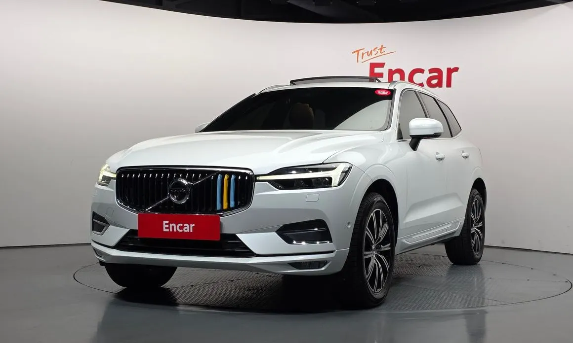 Volvo XC60 — фото 1