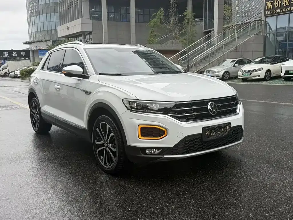 Volkswagen T-Roc — фото 8