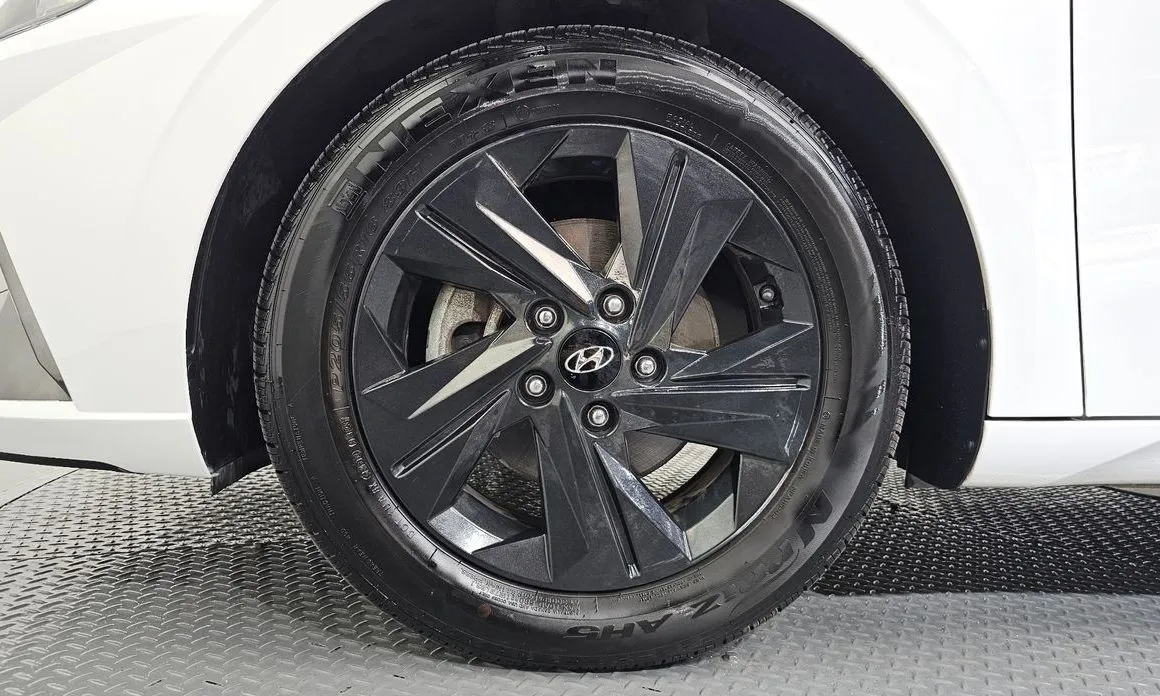 Hyundai AVANTE — фото 9