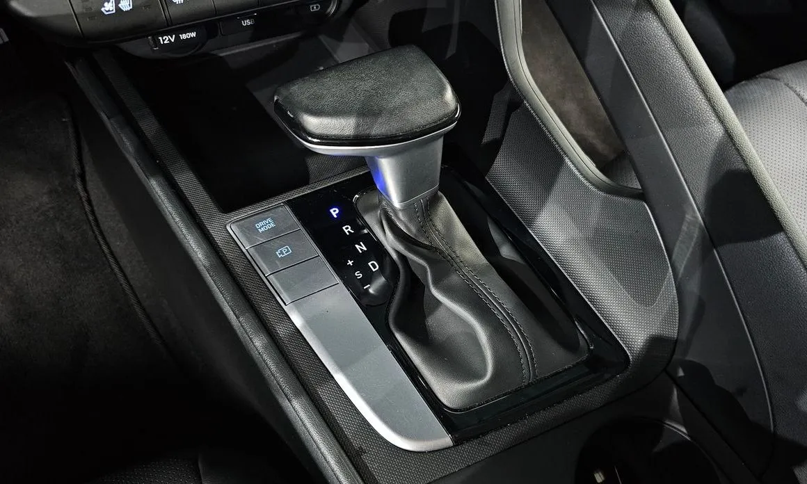 Hyundai AVANTE — фото 4