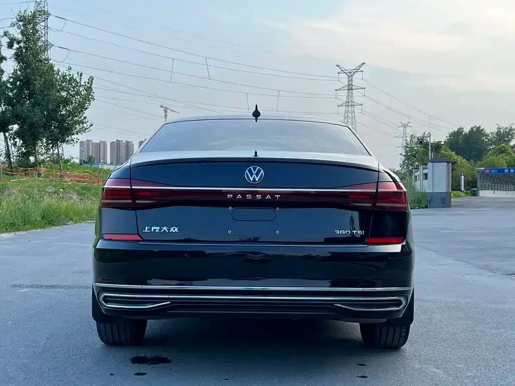 Volkswagen Passat — фото 7